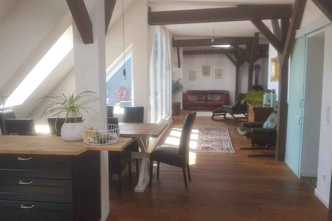 Helle Dachgeschosswohnung Fuer 8 Personen In Zentraler Lage Berlin Kültér fotó