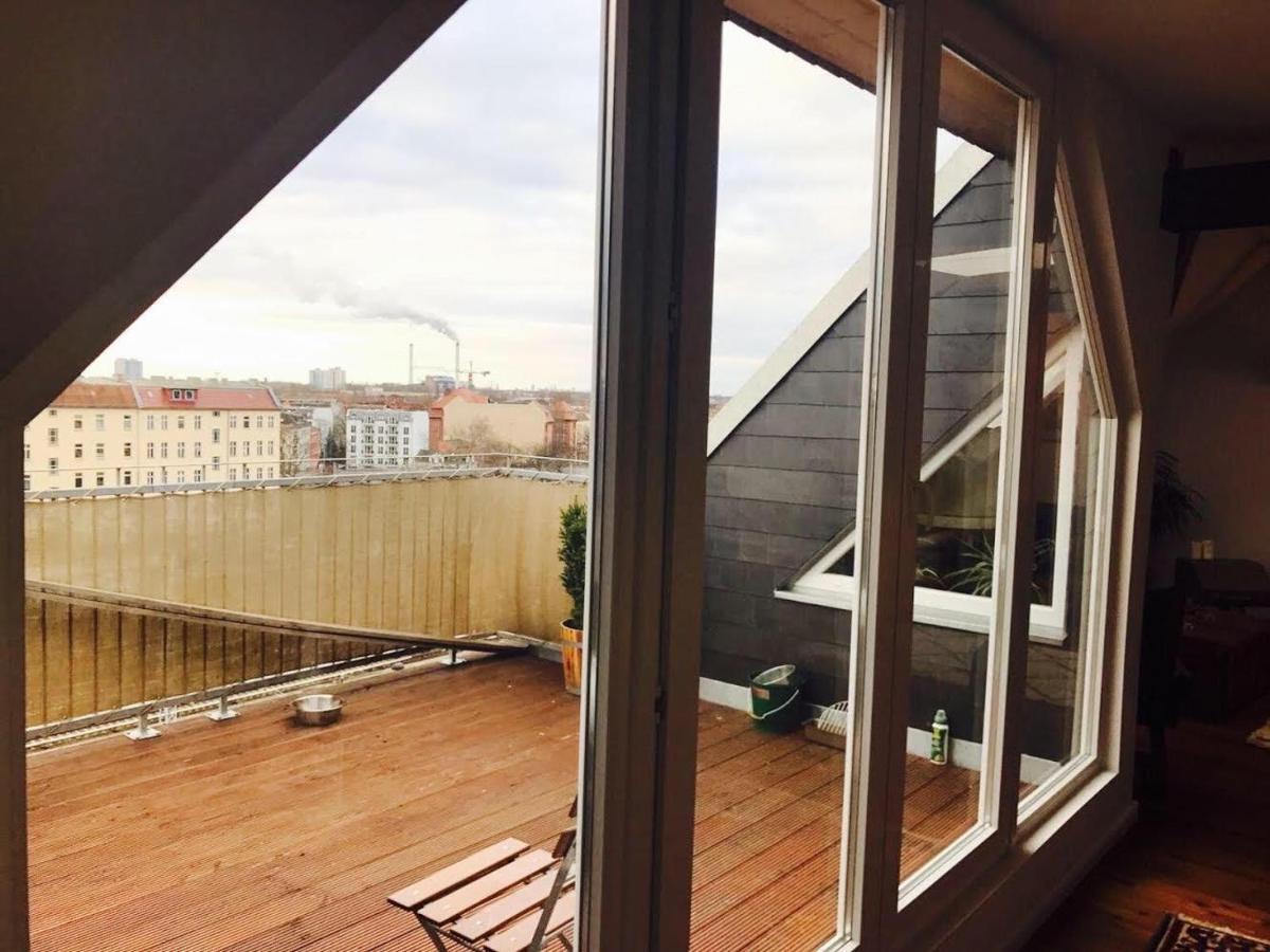 Helle Dachgeschosswohnung Fuer 8 Personen In Zentraler Lage Berlin Kültér fotó